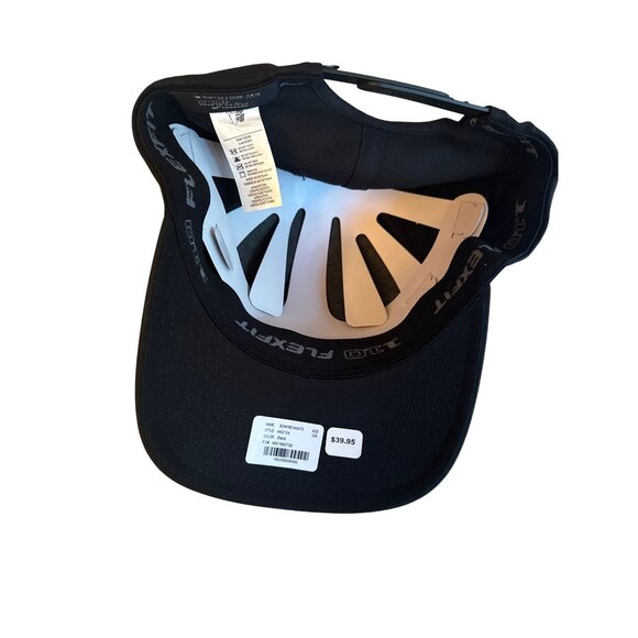 NWT Travis Mathew "Kiss The Cook" Adjustable Black Baseball Cap - Picture 5 of 7